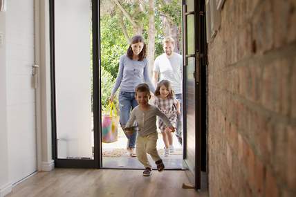 Der wichtigste Schutz für Dein Zuhause Schutz für Dein Traumhaus mit der Wohngebäudeversicherung von CosmosDirekt